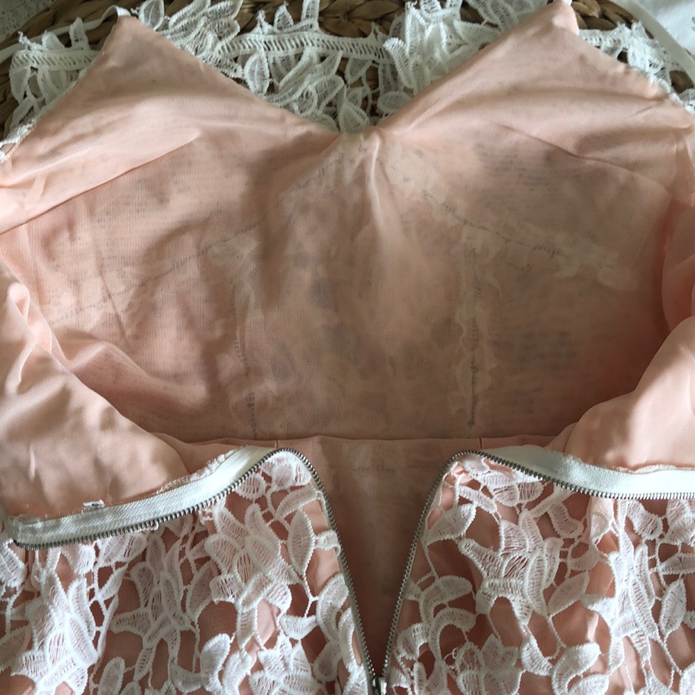 LACE DRESS. - Picture 7 of 8
